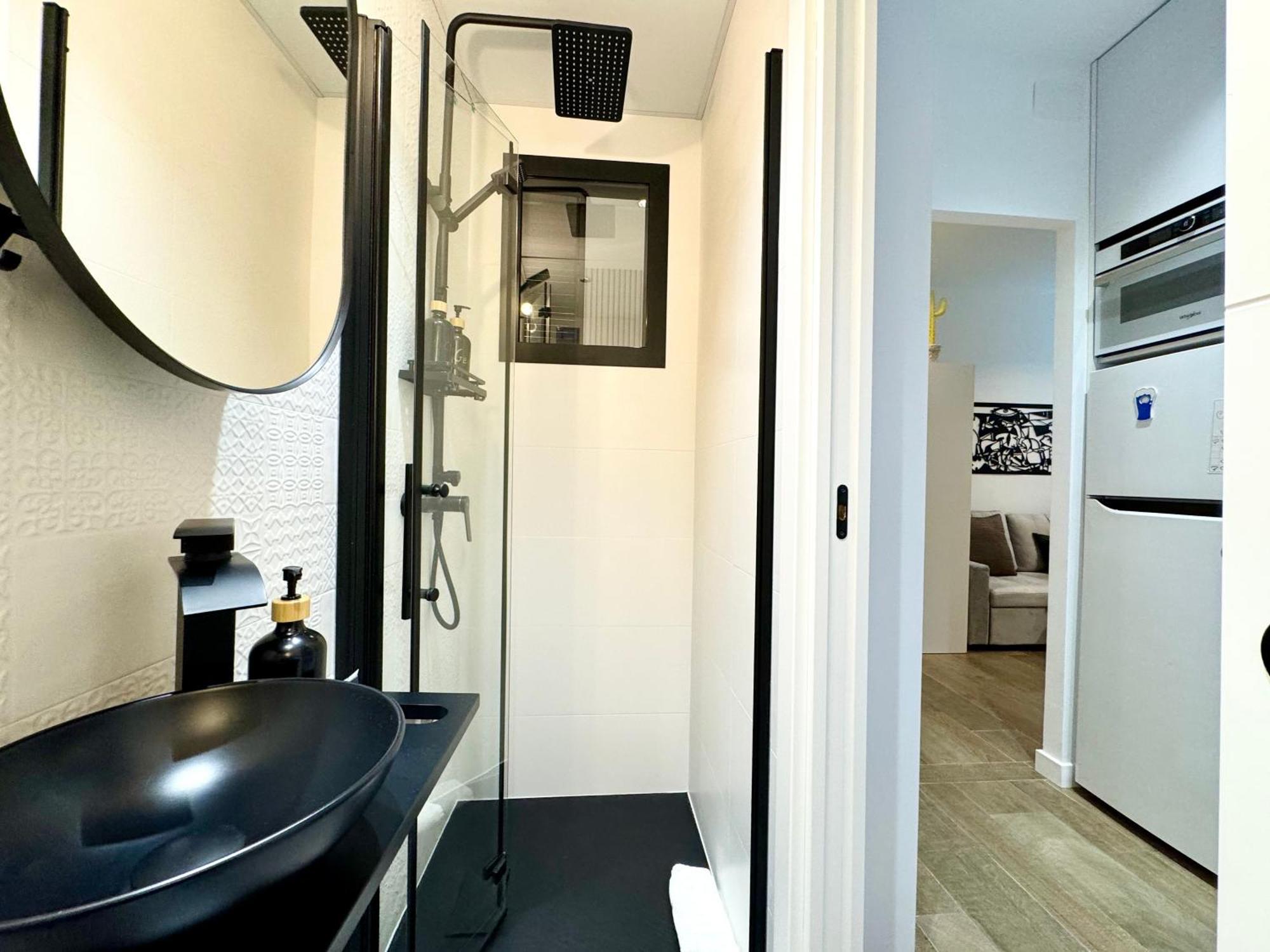Luxury Flat Center & Parking Free Non Touristic Apartment *