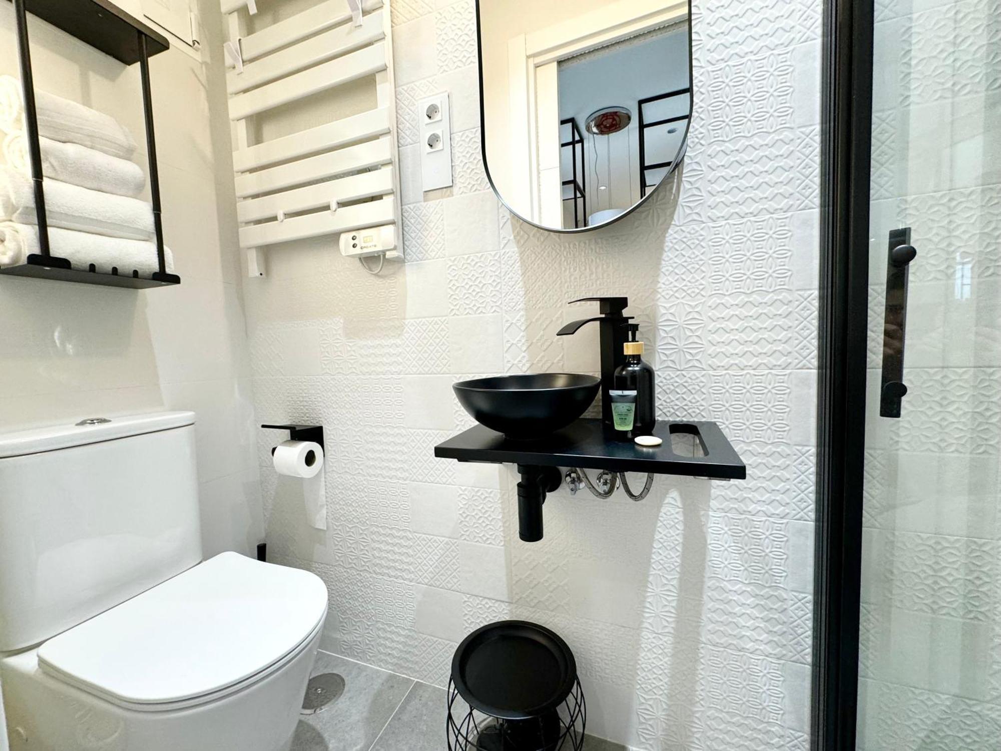 Luxury Flat City Center Full Equipe Non Touristic Madryt
