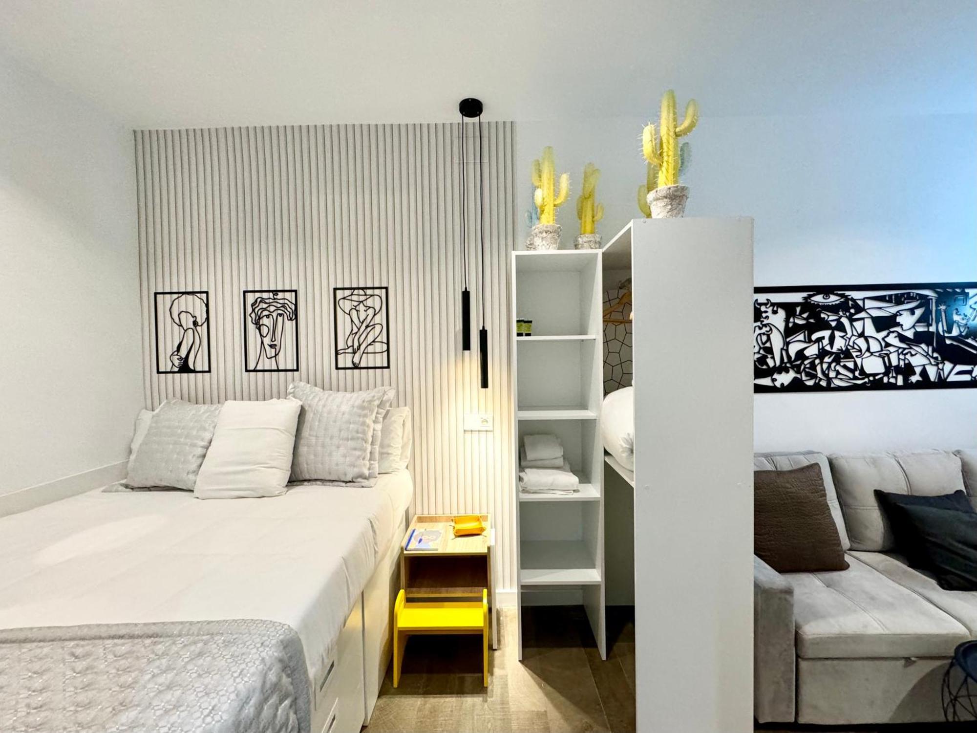 Luxury Flat City Center Full Equipe Non Touristic Apartament *