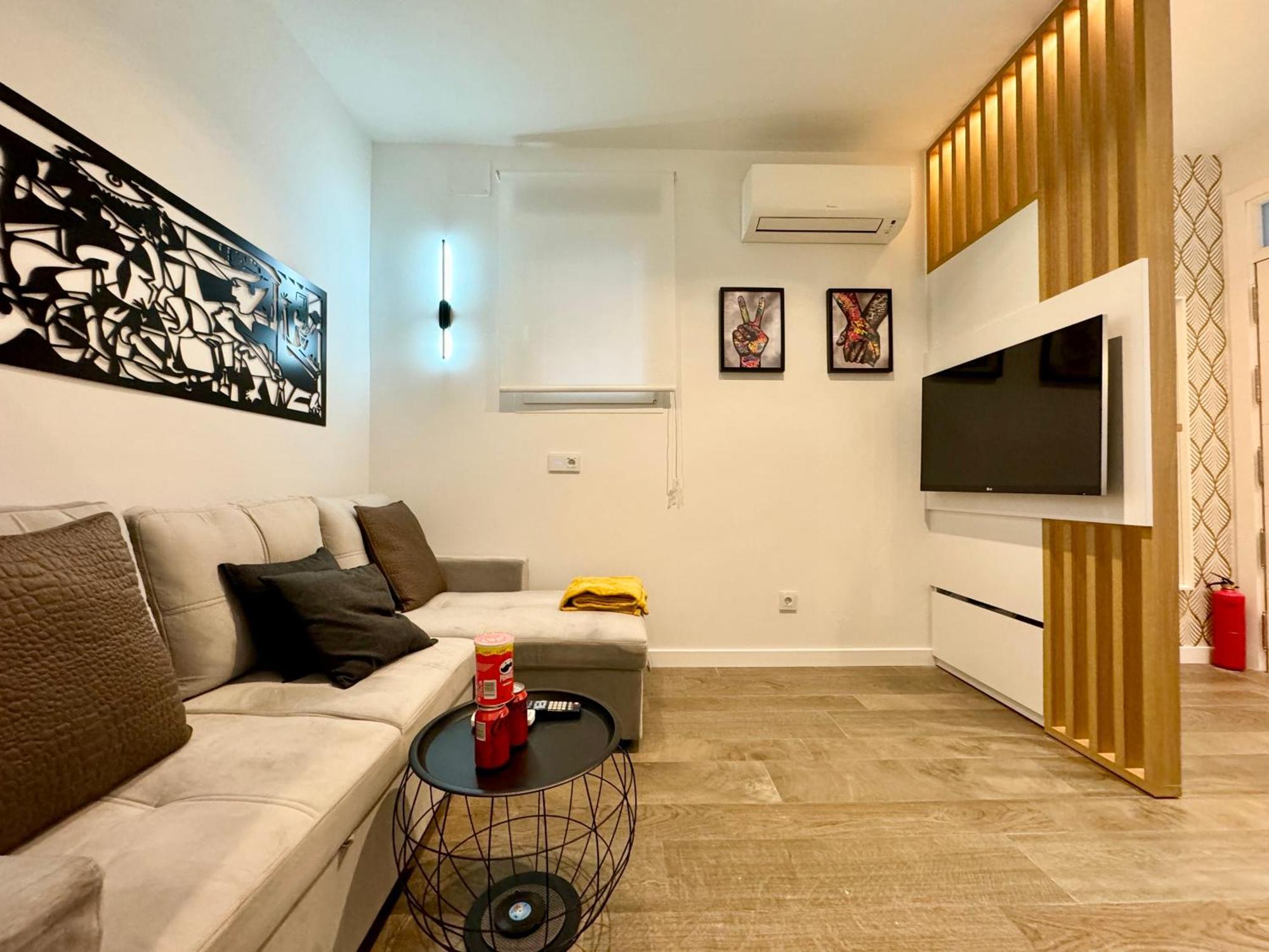Luxury Flat City Center Full Equipe Non Touristic * Madryt
