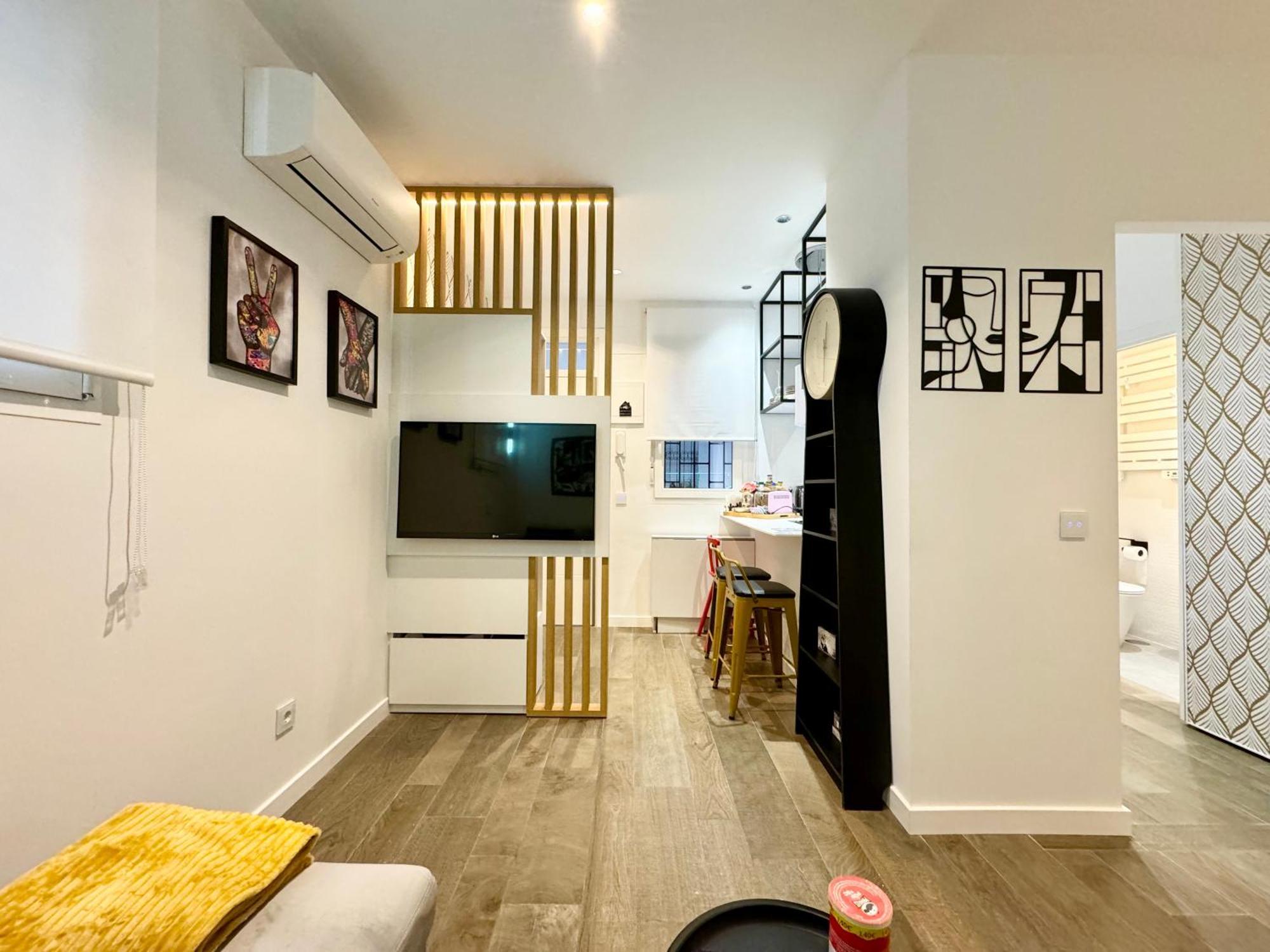 Luxury Flat City Center Full Equipe Non Touristic * Madryt